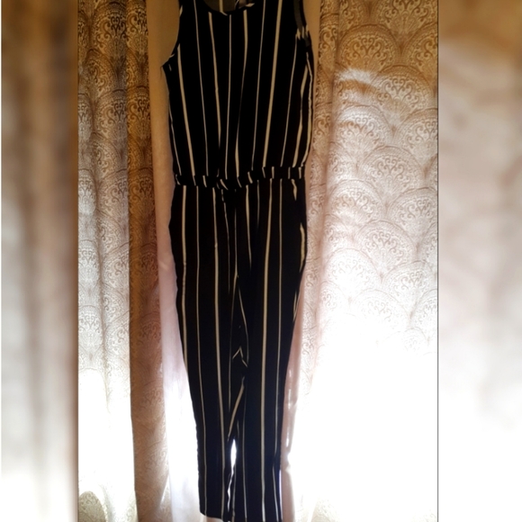 Black and white jumpsuit .size small , vera Moda,  worn twice only . - Picture 1 of 3